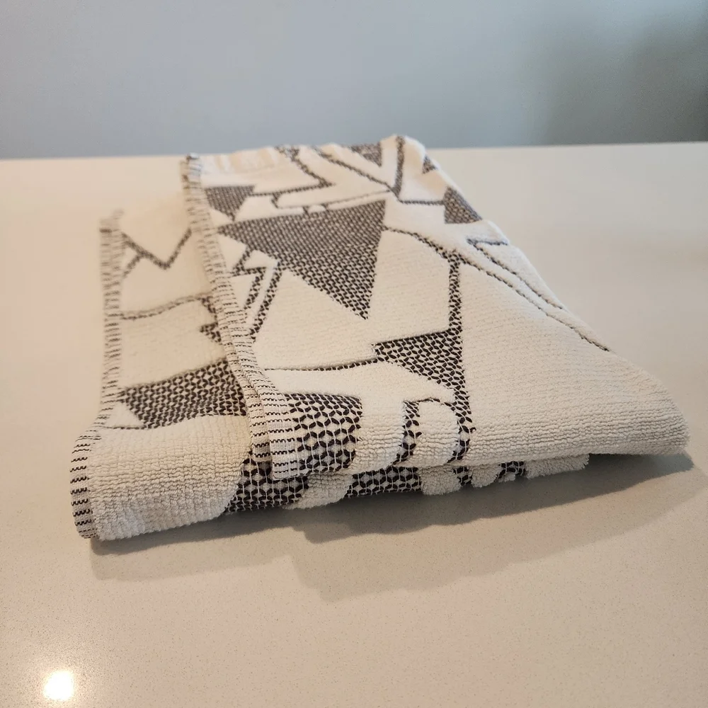 SET OF TWO Blayne Ivory And Black Abstract Geo Hand Towels - Picture 4 of 8